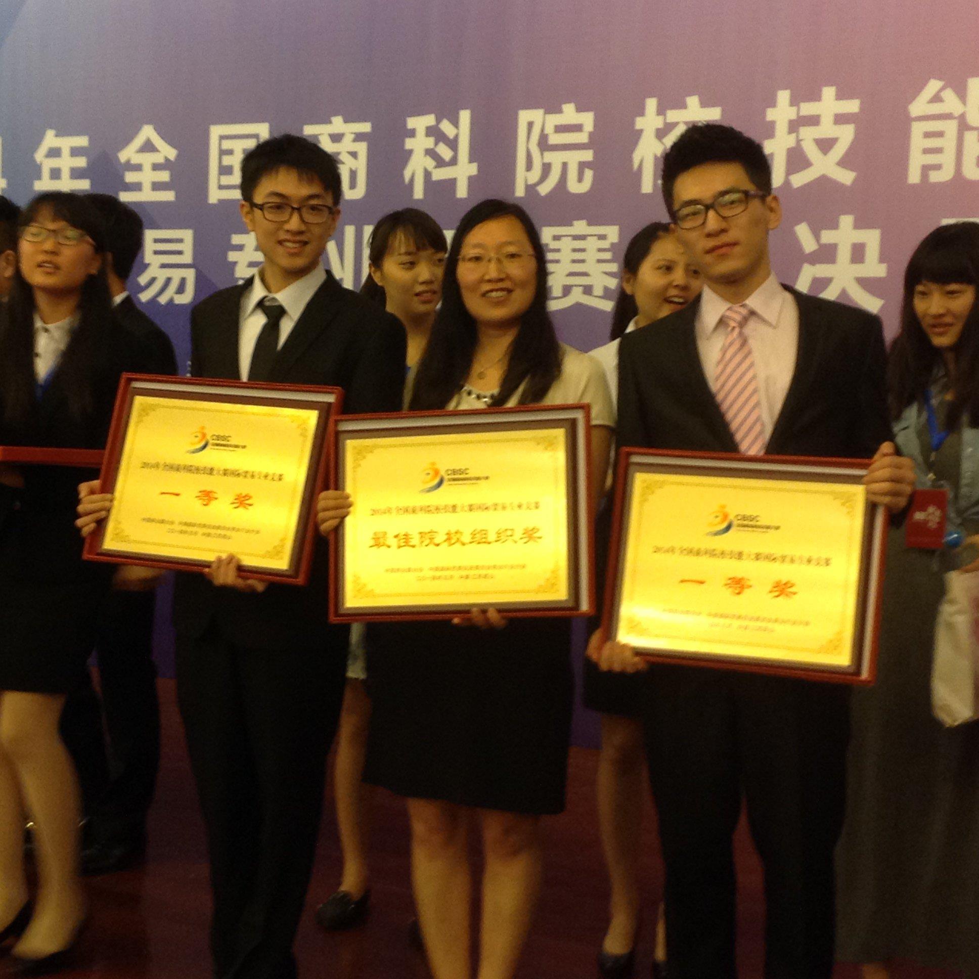 D314DF4812F0EDFC3BC97A8DDC9_50A8E2DE_552CE.jpg?e= D314DF4812F0EDFC3BC97A8DDC9_50A8E2DE_552CE.jpg?e=