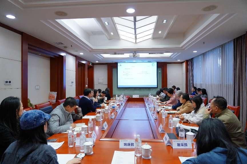 D9431403580519FA6123EF594D1_447B2189_1444C