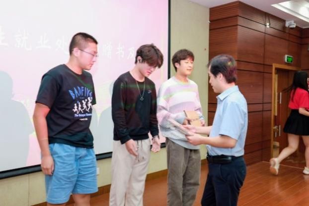 76FC9DA6832A8E7B89A90851CC3_62C9E6F4_8C5D 76FC9DA6832A8E7B89A90851CC3_62C9E6F4_8C5D