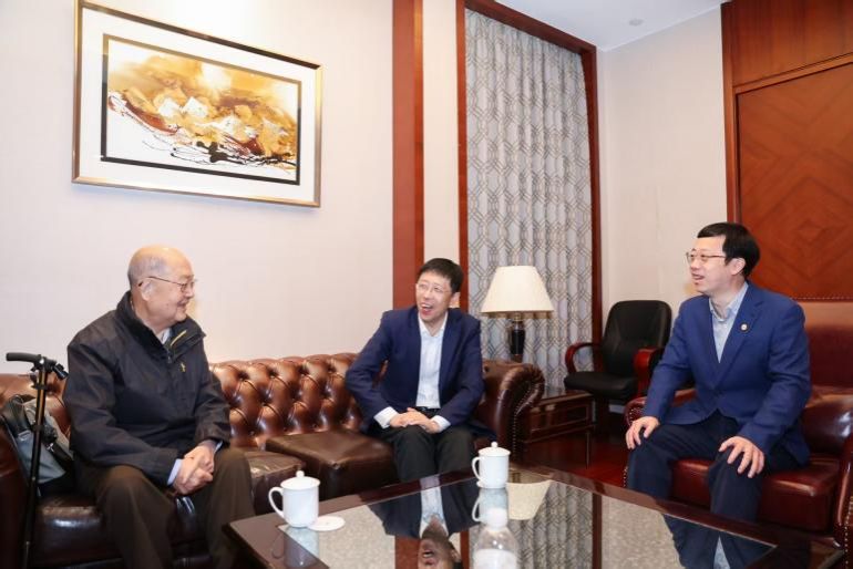 CF323DF5C371D2235D10E209D90_26F388F7_EB03 CF323DF5C371D2235D10E209D90_26F388F7_EB03