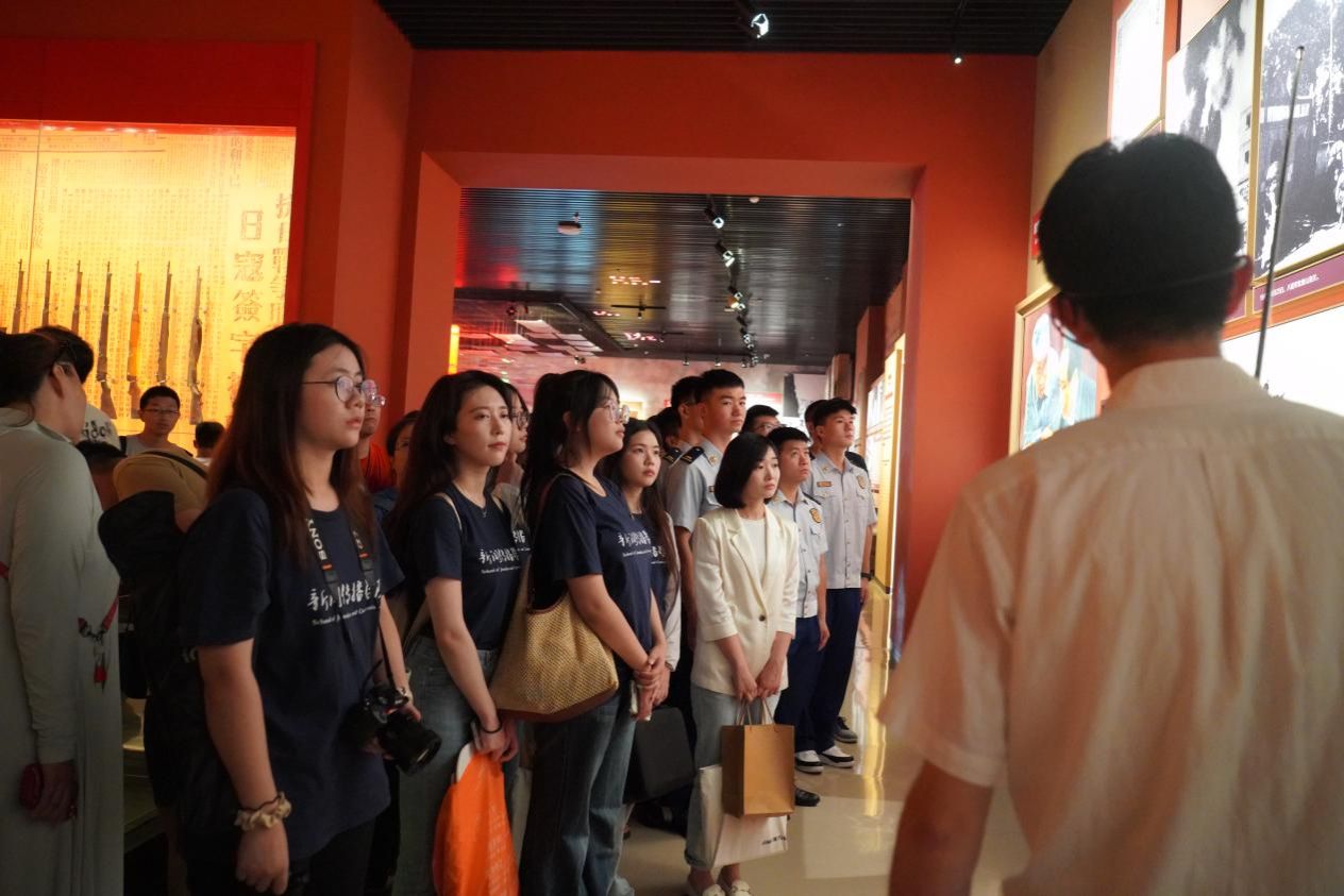 D81FFF00238B7595C97641A4D25_FAD07396_1E887