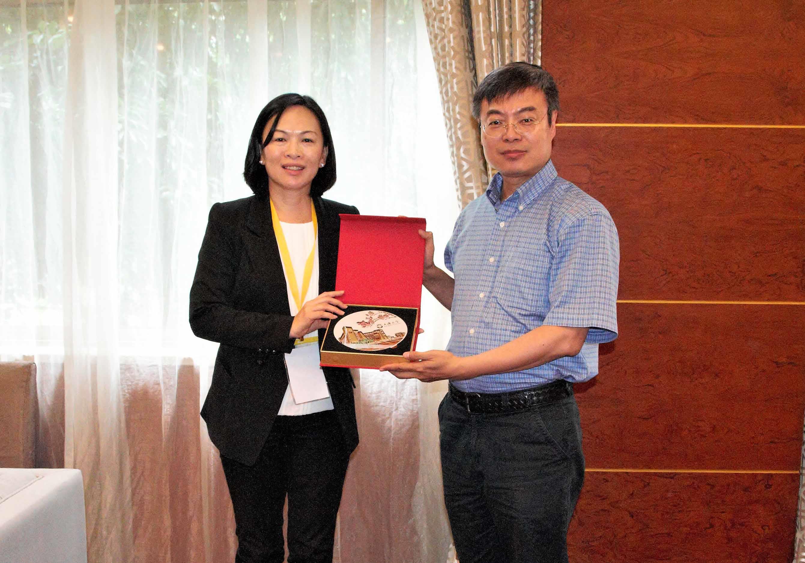 8D396FD01E0459681B630BC4798_FB46C63C_833B2.jpg?e=