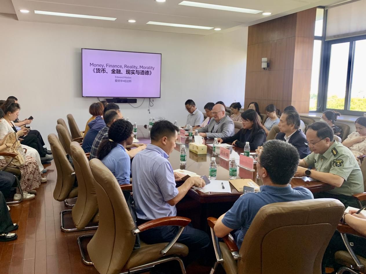 70399258DFD02400541A7DB8EE2_FA0D433C_277B5